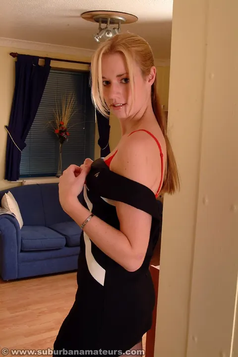 British Blonde Masturbates with a Dildo – photo 6 of 21