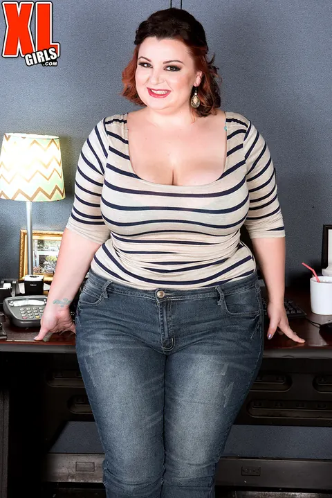 Lucy Lenore: BBW MILF Strips Out of Her Jeans at the Office – photo 1 of 16