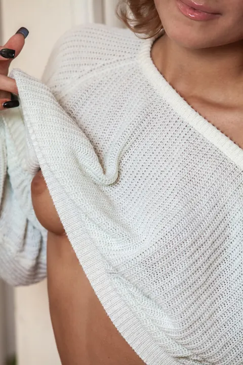 Woman Peels Down Her Panties and Spreads Her Pussy Wide – photo 6 of 21