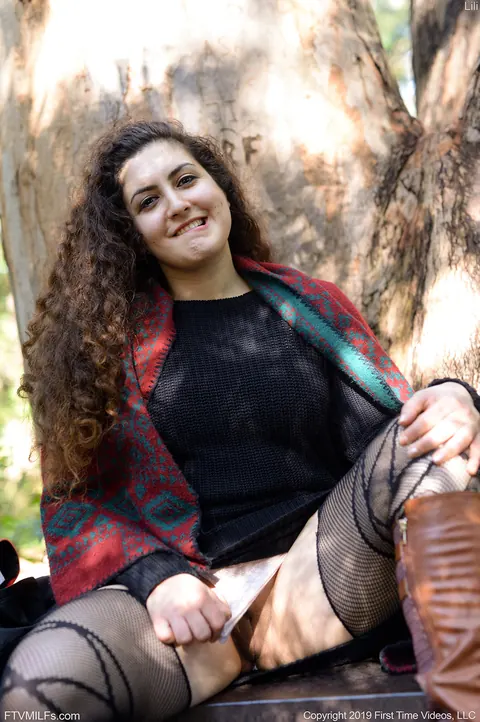 Lili Miss Arab: Curvy Brunette MILF Toys Her Hairy Pussy in the Forest – photo 6 of 20