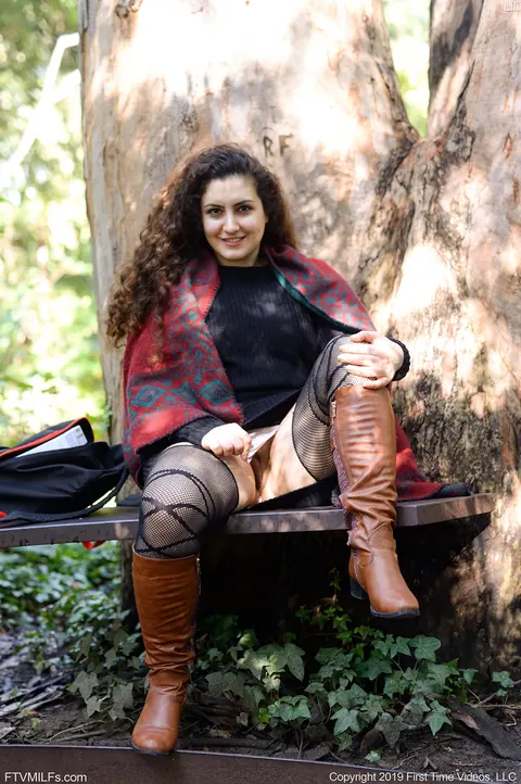 Lili Miss Arab: Curvy Brunette MILF Toys Her Hairy Pussy in the Forest – photo 5 of 20