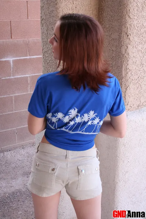 Annabelle Lee: Redhead MILF Strips Out of Her Shorts Outdoors – photo 3 of 12