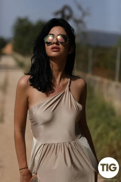 Sarah Long: Slim British Brunette Strips Out of Her Dress Outdoors – photo 9 of 21