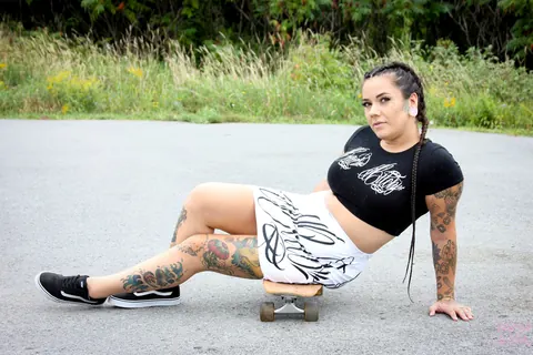 BBW Poses Outdoors in Stockings and Shorts – photo 13 of 16