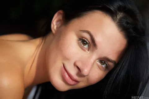 Black-Haired Woman Poses Nude in the Bedroom – photo 12 of 21
