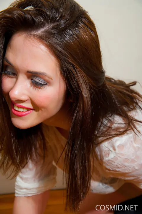 Elizabeth James: Brunette in Stockings Flashes Her Big Natural Tits – photo 5 of 16
