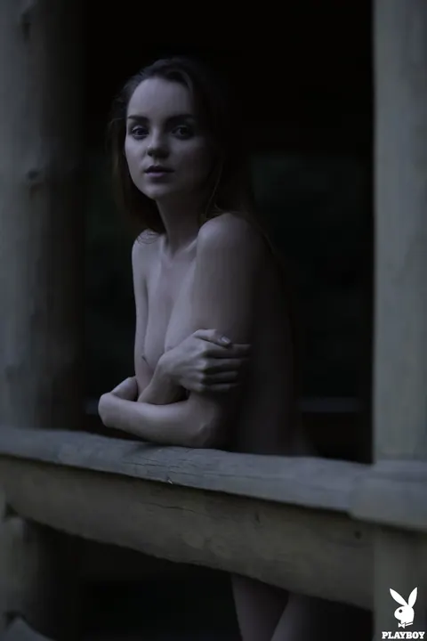 Kate Great: Tall Skinny Redhead Poses Nude Showing Her Tits and Ass – photo 15 of 21