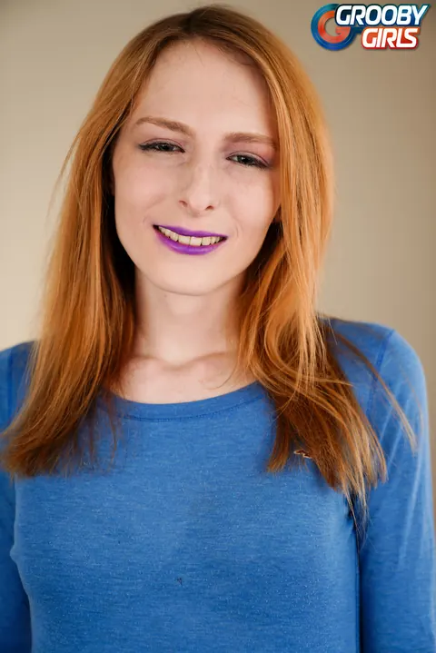 Slender Trans Woman Undresses and Poses Nude – photo 4 of 16