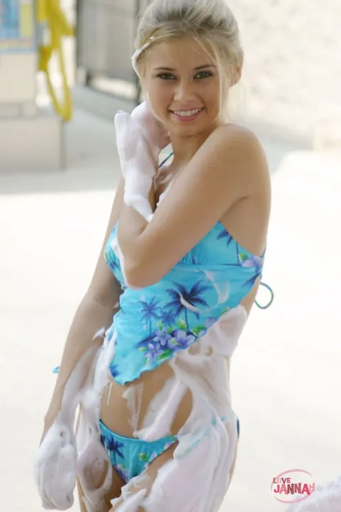 Jannah Burnham: Amateur Blonde in Panties Gets Soapy at the Car Wash – photo 4 of 12