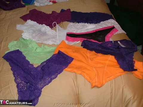 BBW MILF Tries On Lingerie and Spreads Wide – photo 2 of 20