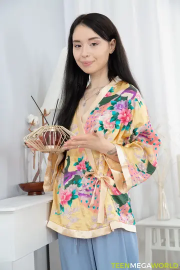 Korolina Beiman – Black-Haired Woman Takes Double Penetration on Massage Table