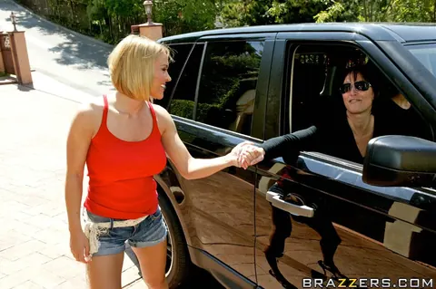 Krissy Lynn: Short-Haired Blonde in Glasses Sucks and Rides Outdoors – photo 2 of 21