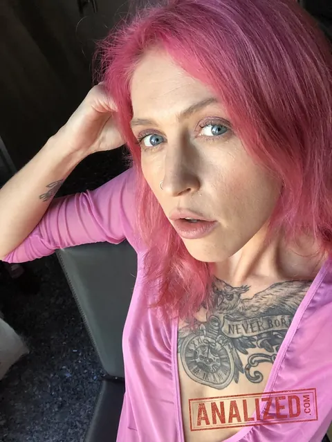 Eva Stone: Blonde and Pink-Haired Mature Women Strip for a Selfie – photo 9 of 20