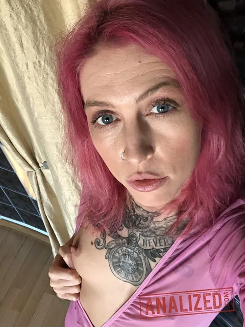 Eva Stone: Blonde and Pink-Haired Mature Women Strip for a Selfie – photo 13 of 20