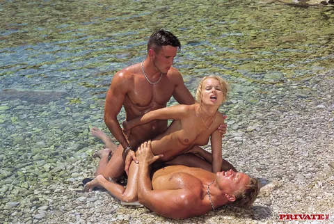 Dora Venter: Skinny European MILF Gets Double-Teamed on the Beach – photo 19 of 20