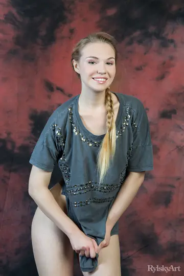 Blonde Lets Down Her Ponytail and Spreads Her Pussy