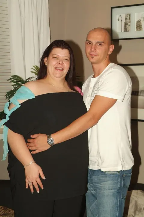 BBW Spreads Her Pierced Pussy for Doggy Style Sex – photo 5 of 18