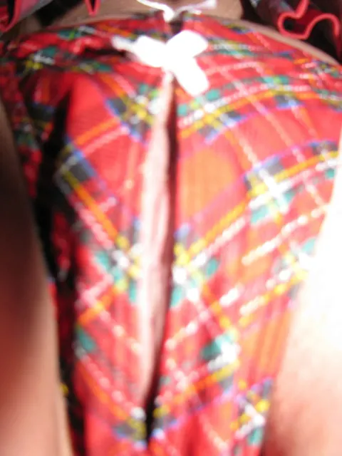 Skinny Amateur Pulls Panties Aside in the Mirror Selfie – photo 3 of 20