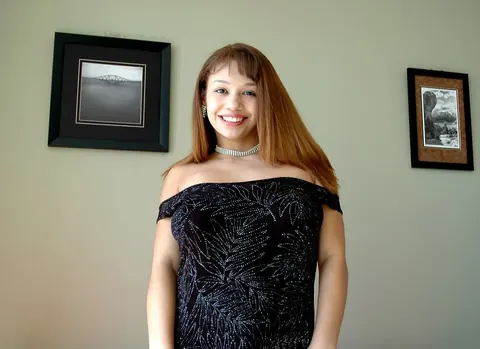 Destiny Summers: Curvy Latina with Big Tits Shows Off Her Shaved Pussy – photo 1 of 15