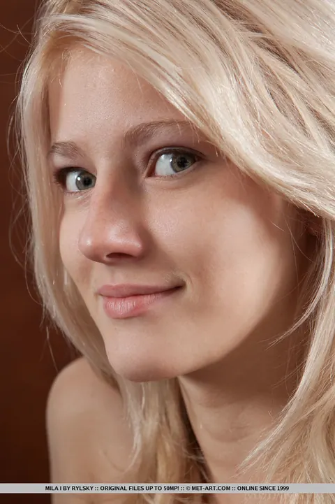 Mila I: Tall Blonde with Big Tits Spreads Her Shaved Pussy – photo 9 of 18