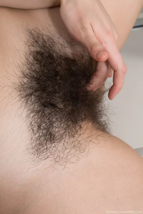 Ole Nina: Hairy Thick Brunette Pulls Panties Aside and Spreads Her Pussy – photo 18 of 20