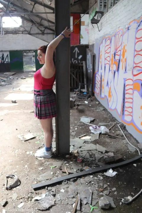 Curvy Redhead MILF Bound to a Post in Her Skirt – photo 5 of 16