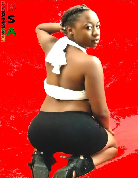 Ebony Babe in High Heels Flaunts Her Big Ass – photo 11 of 15