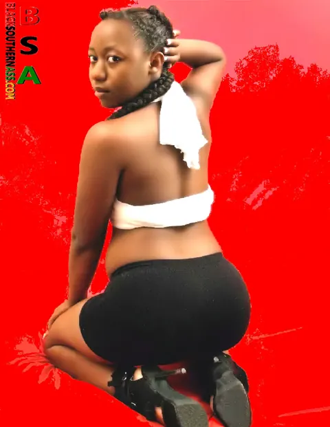 Ebony Babe in High Heels Flaunts Her Big Ass – photo 12 of 15