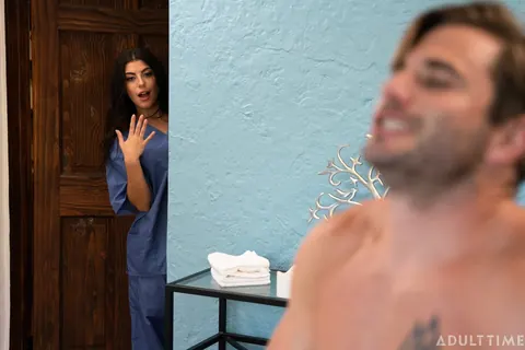 Gal Ritchie: Tattooed Brunette Fucks and Takes a Facial – photo 4 of 21