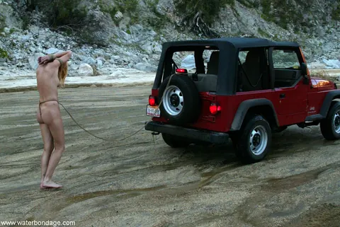 PAWG Tied to a Jeep Spreads Her Ass on the Beach – photo 20 of 20