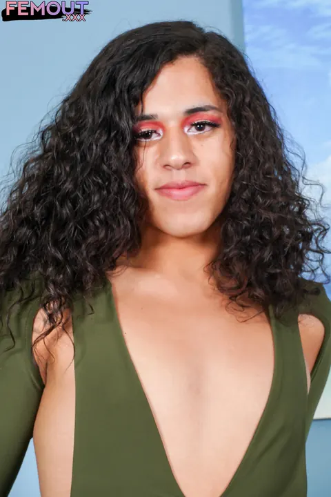 Trans Woman Lifts Her Dress and Poses Nude – photo 2 of 16