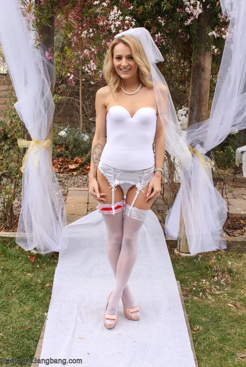 Natasha Starr: Blonde Polish Bride Has Group Sex Outdoors in Her Dress – photo 15 of 20