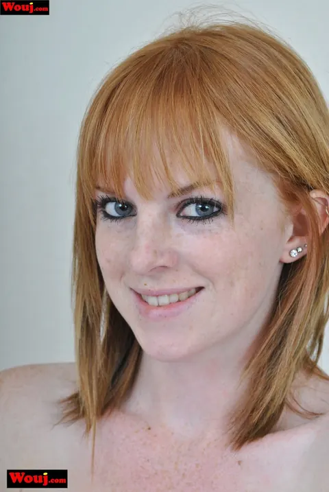 Kate Cooper: Skinny Redhead Poses Nude on the Bed – photo 14 of 15