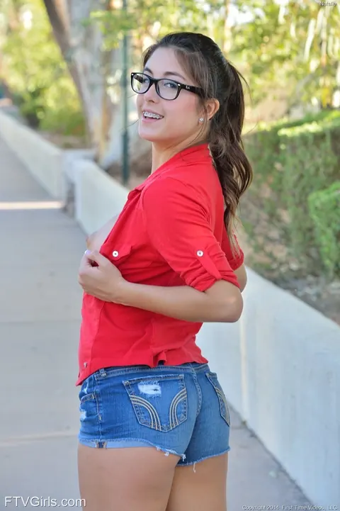 Natalie Monroe: Slim Brunette in Glasses Strips and Fingers Herself Outdoors – photo 5 of 20