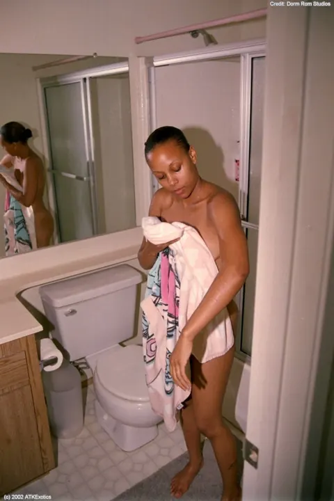 Slim Ebony Woman Spreads Her Hairy Pussy Wide for the Camera – photo 15 of 21