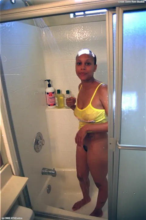 Slim Ebony Woman Spreads Her Hairy Pussy Wide for the Camera – photo 6 of 21