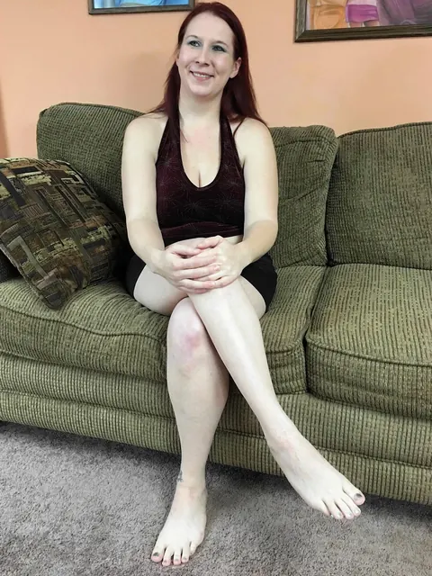 Lia Shayde: Curvy Redhead MILF Gives a Deepthroat Blowjob – photo 2 of 21