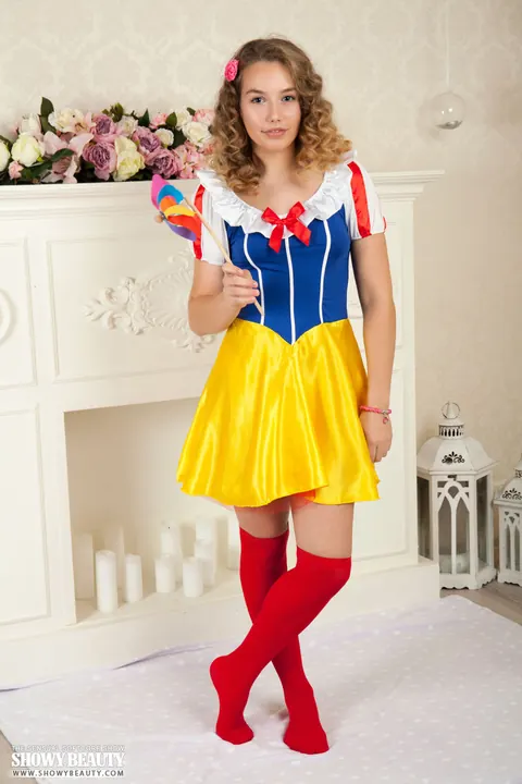Woman in Socks Strips Out of Her Costume – photo 1 of 20