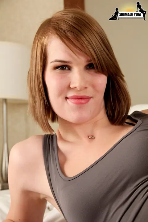 Trans Woman Removes Her Bikini and Panties – photo 1 of 16