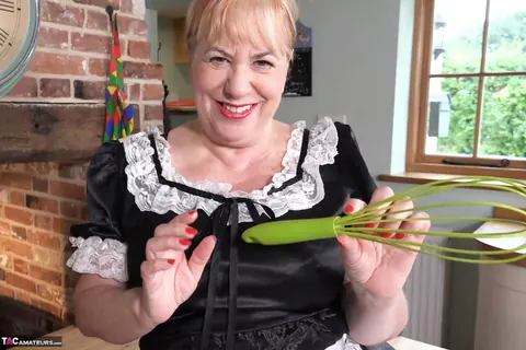 Speedy Bee: Busty British Brunette Uses a Kitchen Tool Then Sucks Cock – photo 2 of 20