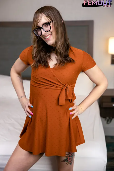 Trans Nurse Has Sex and Kisses Her Partner – photo 1 of 16