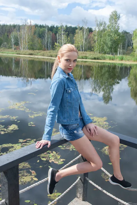 Short-Haired Blonde Spreads Her Pussy in the Forest – photo 2 of 21