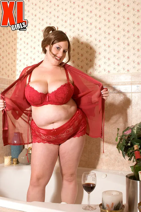 Nikki Cars: Brunette BBW Frees Her Big Natural Tits from Lingerie in the Bathroom – photo 2 of 16