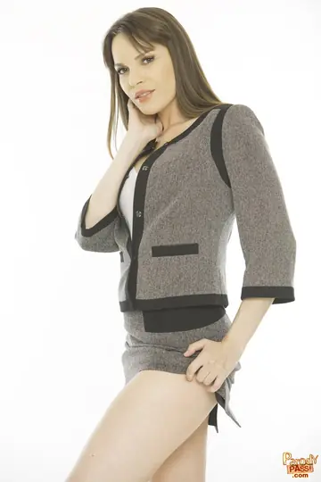 Dana DeArmond – Brunette with Enhanced Tits Gets Her Pussy Licked Then Fucked