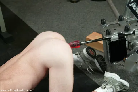 Two Men Use a Sex Machine and Fuck Anally – photo 18 of 21