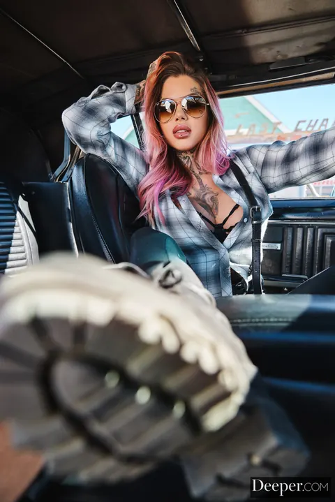 Chantal Danielle: Busty Redhead in Glasses Sucks and Fucks Outdoors by a Car – photo 4 of 21