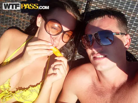 Thick Brunette in a Bikini and Glasses Fucks at the Pool – photo 5 of 16
