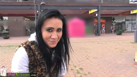 Amateur Couple Fucks Outdoors After Public Pickup – photo 2 of 16