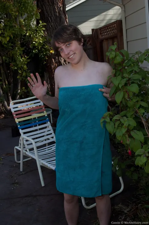 BBW in a Bikini Spreads Her Hairy Pussy Outdoors – photo 21 of 21