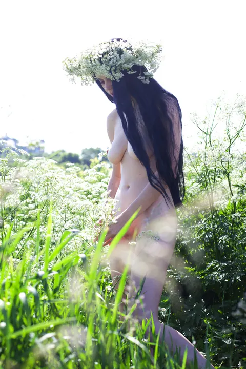 Skinny Brunette Poses Nude Outdoors Showing Her Shaved Pussy – photo 2 of 21
